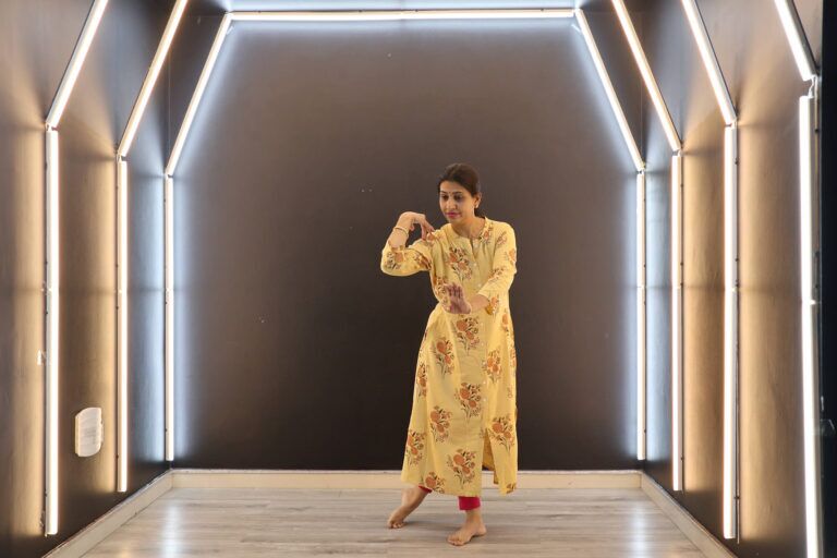 Explore Our Kathak Dance Classes Gallery- Nrityashala
